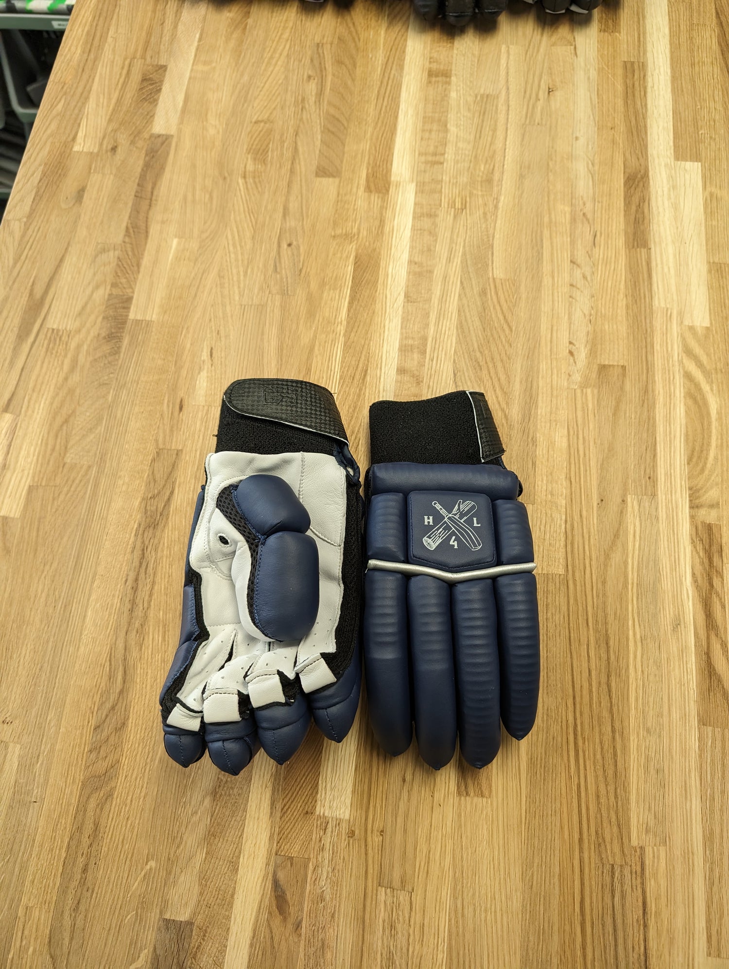 Devil gloves (navy)