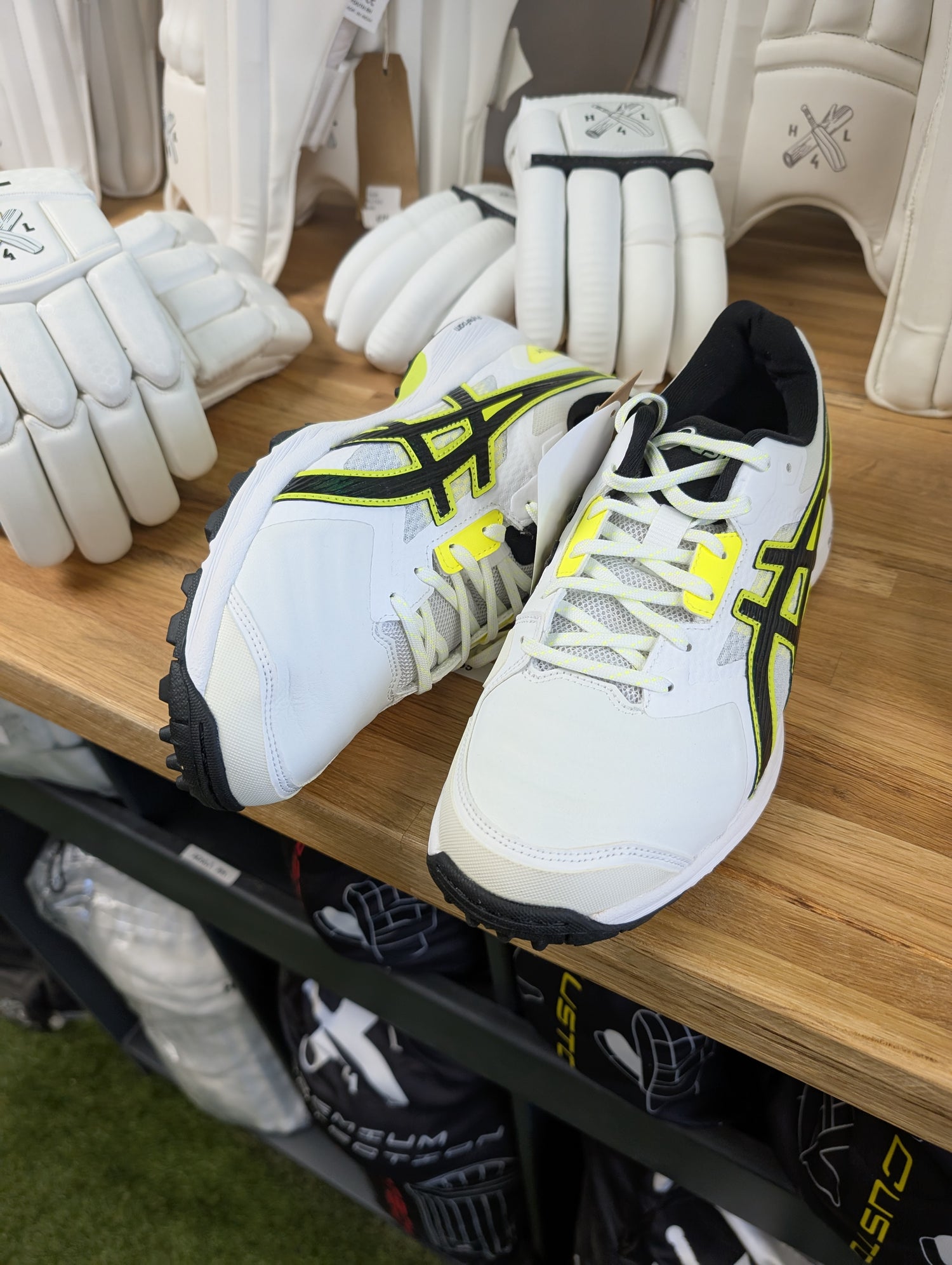 Asics gel gully 7  cricket spike