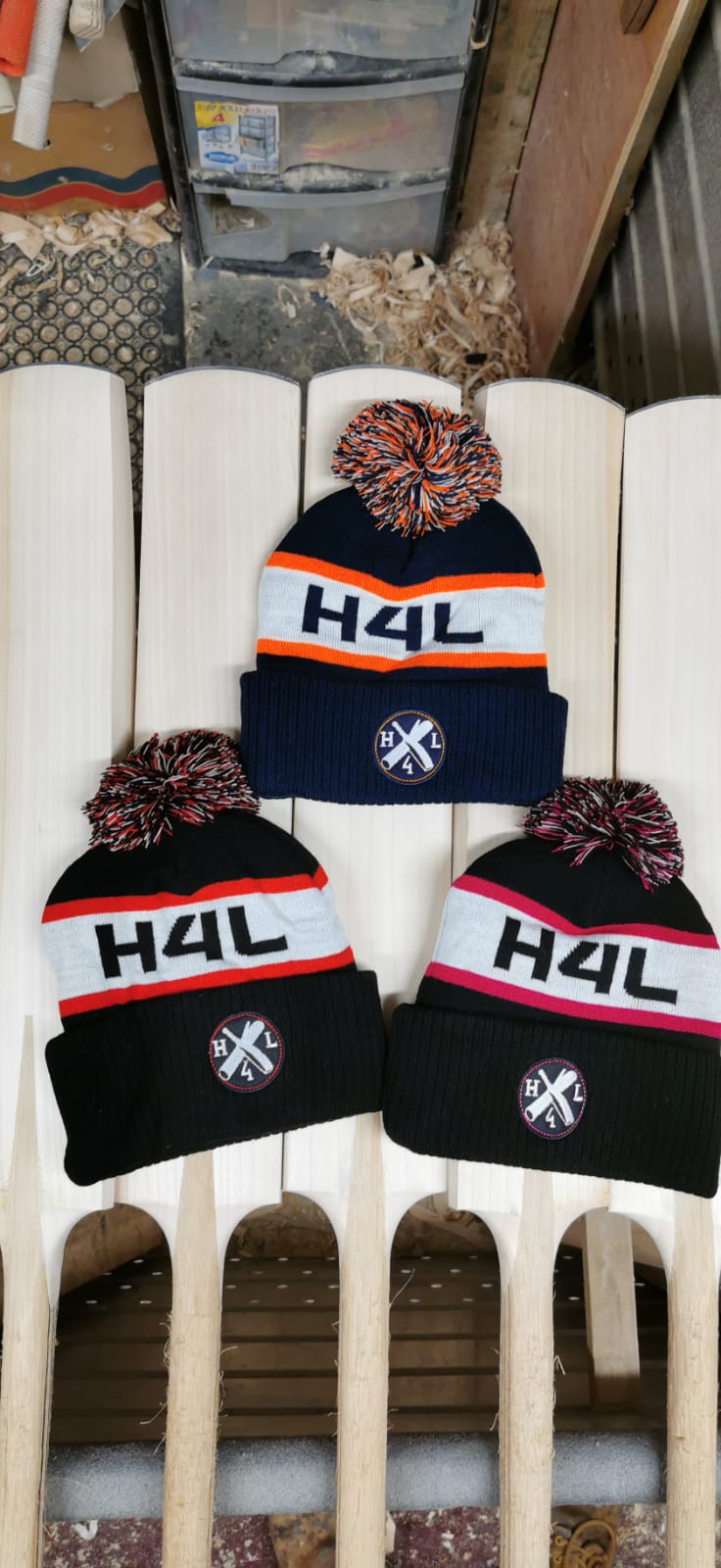 H4l bobble hats