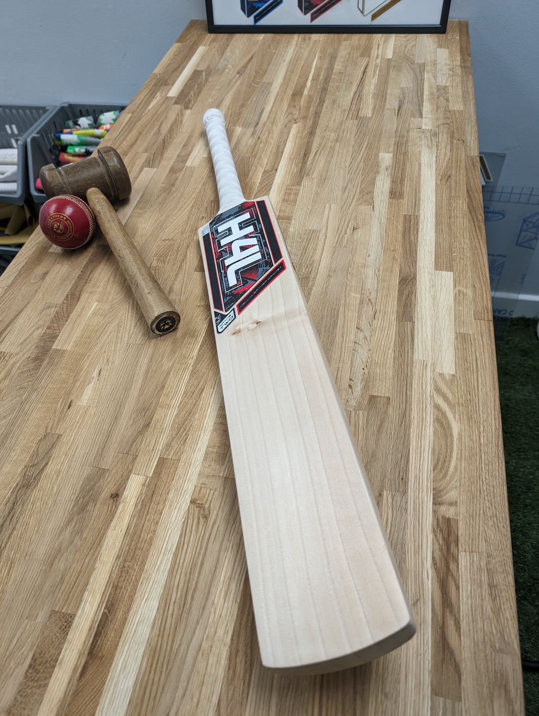 H4L Cricket Equipment and Cricket bats in Kent Outlet Hell4Leather