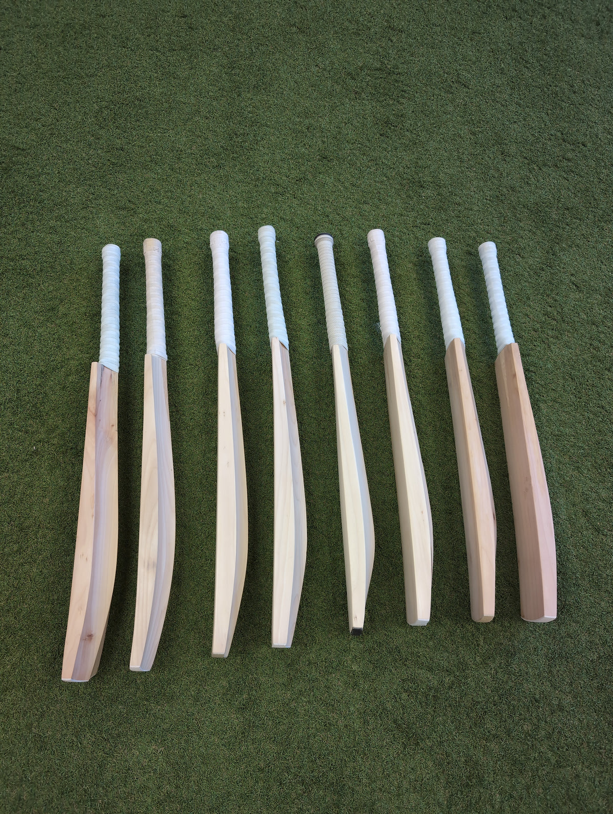 8 x Junior Reject bats (4 x H, 2 x S6 2x S5)