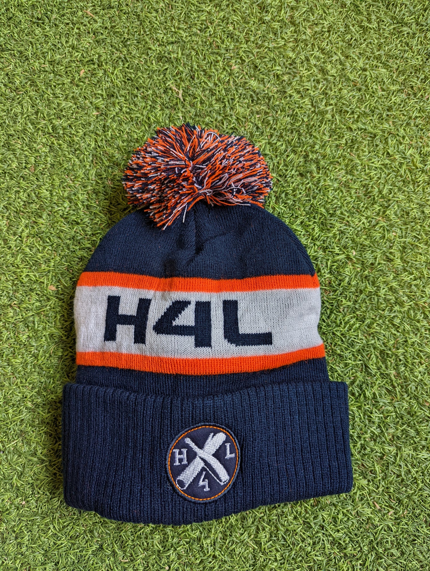 H4l bobble hats