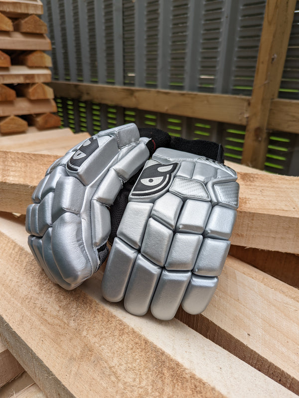 Elite pro tech   batting gloves (silver)